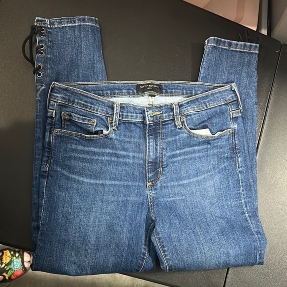 420.  Banana Republic Blue Ankle & Cropped Jeans with ankle laces size 29